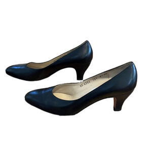 Salvatore Ferragamo black Italian leather heels